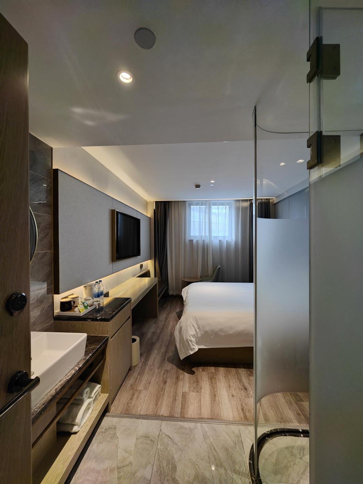 Weiting Jing'an Temple Nanjing West Road Subway Station Branch Hotel Shanghai
