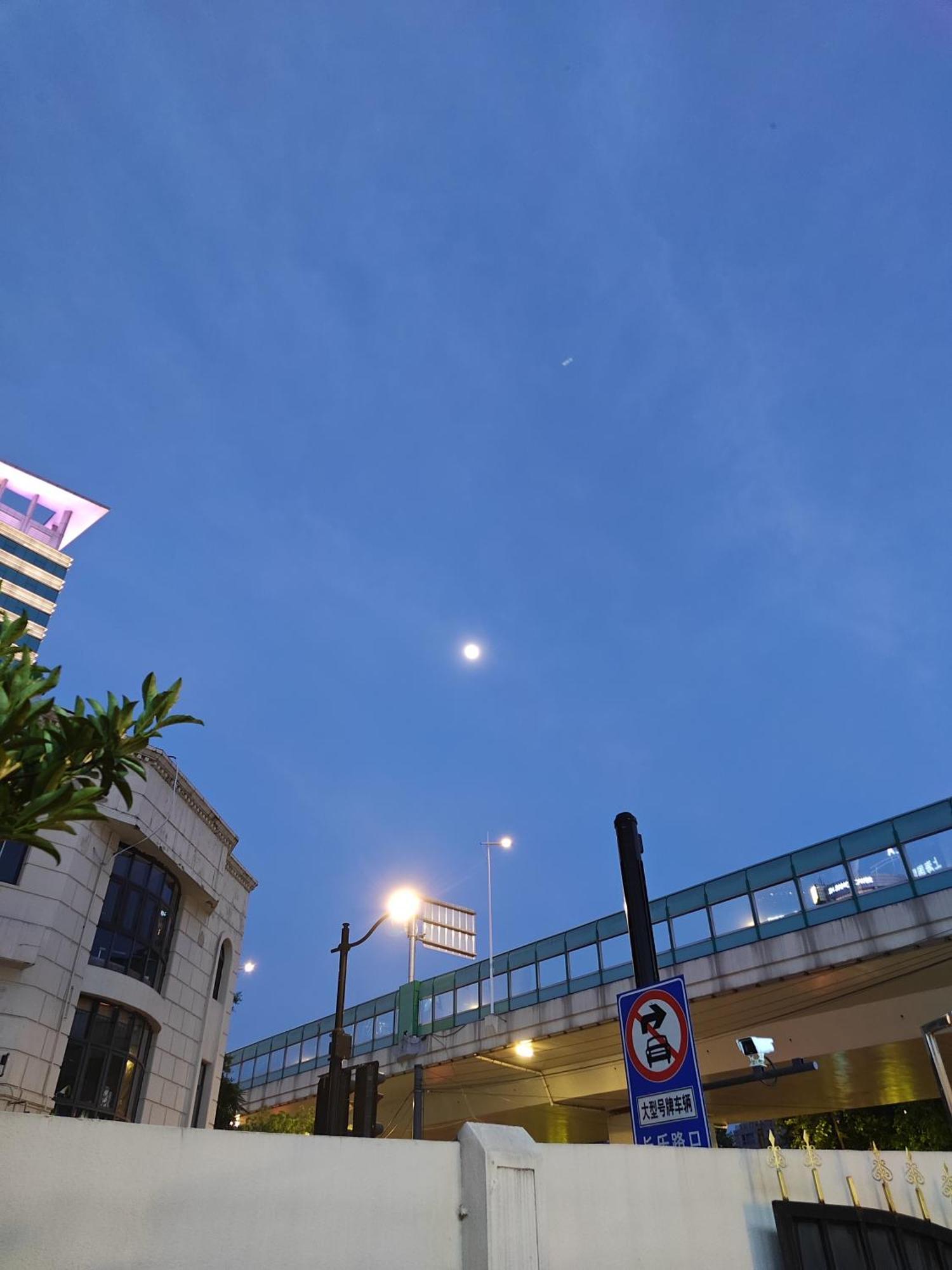 Weiting Jing'an Temple Nanjing West Road Subway Station Branch Hotel Shanghai