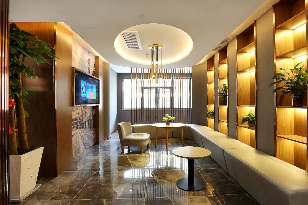 Weiting Jing'an Temple Nanjing West Road Subway Station Branch 2* Shanghai